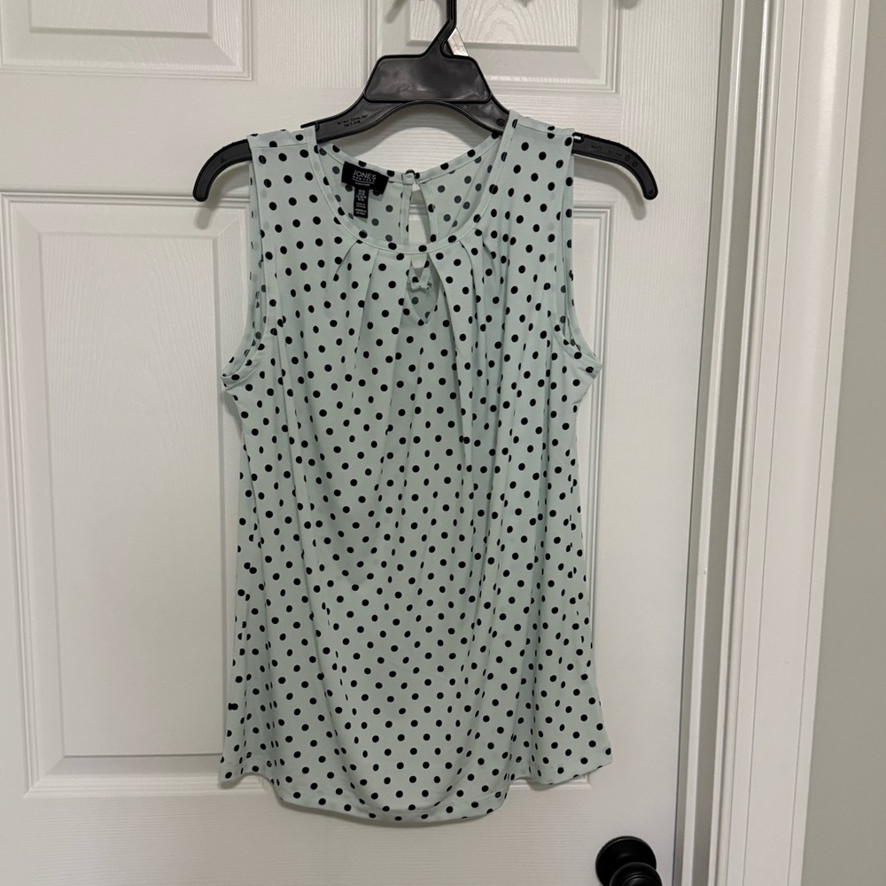 Jones New York Sleeveless Blouse - Black Dots on Light Gray